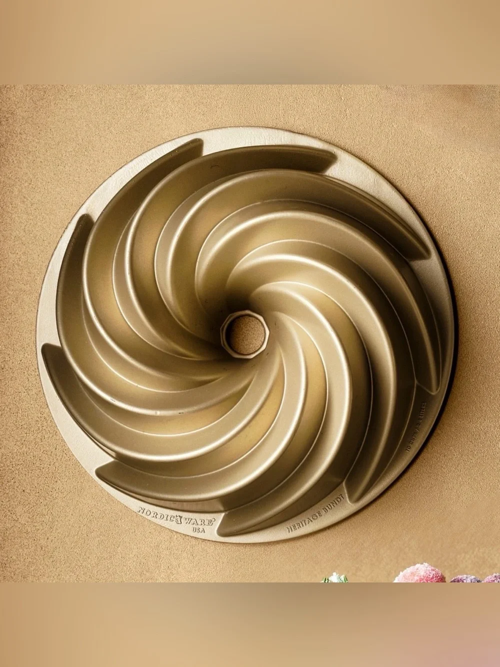 Nordic Ware Nonstick Cast Aluminum Heritage Bundt Pan - Like New!